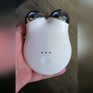 NuFace White and Silver Toning Device